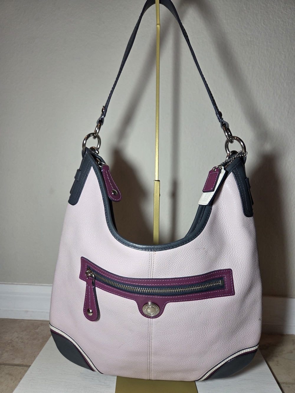 EUC COACH Laura Pebbled Leather Shoulder/Crossbody Lilac Purple Navy 15148